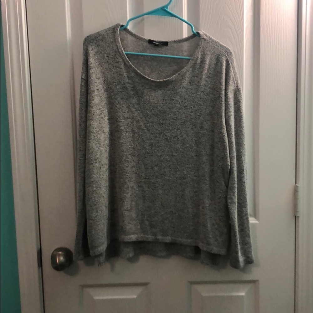 Long sleeve grey sweater